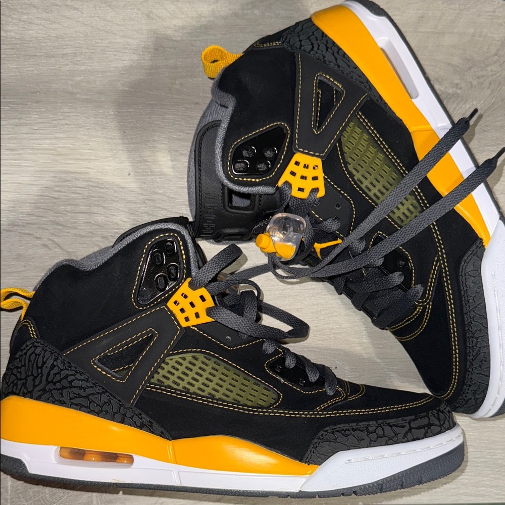 Jordan Black and Yellow Spizike